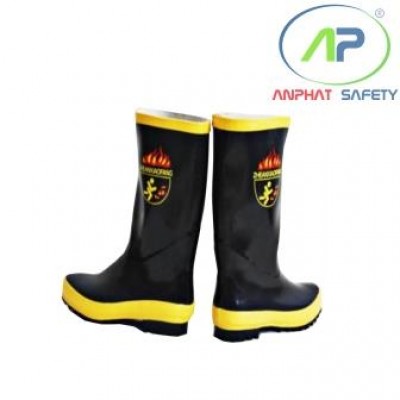 Ủng chống cháy 700 độ C